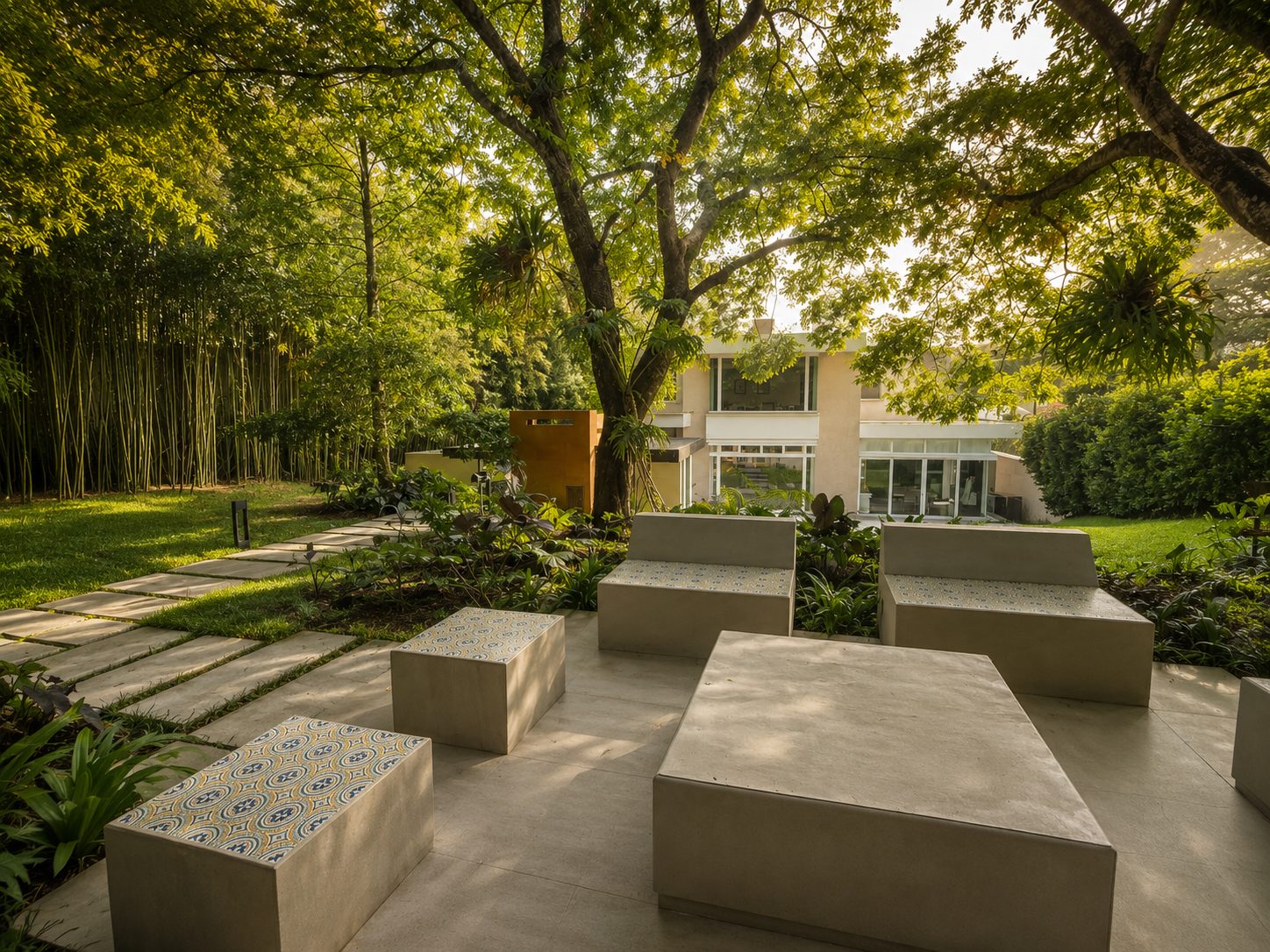 Casa Santa Rosalía — pabellón de jardín al atardecer con jardín y gradas de piedra